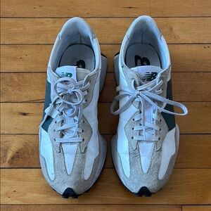 New Balance Women’s 327 Sneakers 7.5